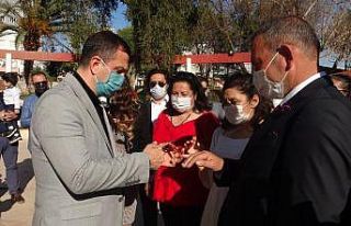 44 yaşında muhtar, nikah şekeri yerine zeytin ağacı...