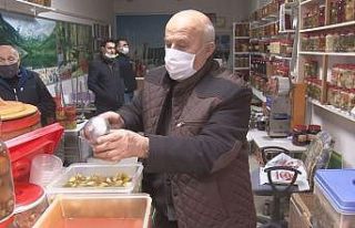46 yıllık turşucudan yumurtadan balığa tam 90...