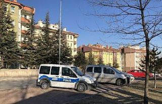 47 yaşındaki adam 5. kattan atlayarak yaşamına...