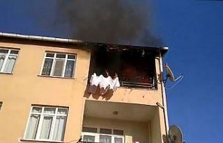 4 katlı binada korkutan yangın