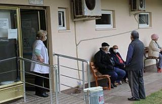 65 yaş ve üzeri vatandaşların aşı hassasiyeti