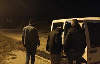 70 yaşındaki evsiz kadına polis ve belediye sahip...