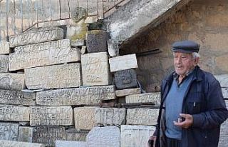 80 yıldır taşlara şekil veriyor