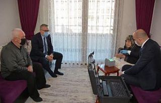 96 yaşındaki Fatma Erdem’in kimlik başvurusu...