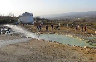 Açık havada doğal termal havuz keyfi