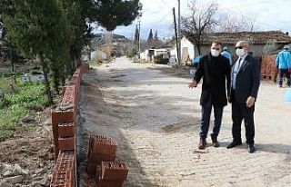 Afet nedeniyle mezarda oluşan hasarlar gideriliyor