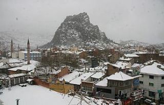 Afyonkarahisar’a beklenen kar yağışı geldi