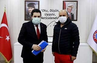 Ağrı Belediyesi’nden bin çocuğa kayak eğitimi