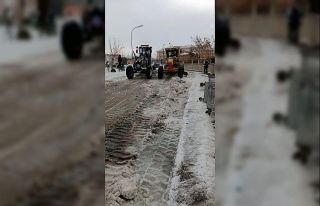 Ağrı’da kar temizleme çalışmaları sürüyor