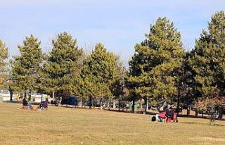 Ahlatlıbel Atatürk Parkı bahara hazırlanıyor