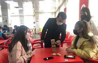 AK Parti Batman İl Başkan Gür gençlerle bir araya...