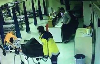 Aksaray’da felçli hastanın otobüsten indirilip...