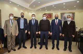 Alanya’da 30. Triatlon Yarışları için imzalar...