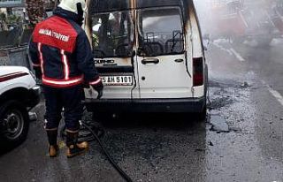 Alevlere teslim olan araç 3 dakikada küle döndü