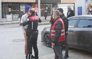 Alkollü şahıs polisleri çileden çıkardı