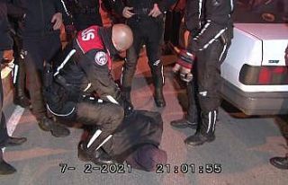 Alkollü sürücü ve arkadaşı polisi alarma geçirdi,...