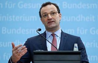 Almanya Sağlık Bakanı Spahn’dan endişelendiren...
