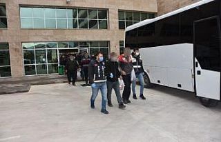 Antalya’da eş zamanlı operasyonda aranan 37 kişi...