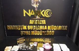 Antalya’da zehir tacirlerine eş zamanlı operasyon