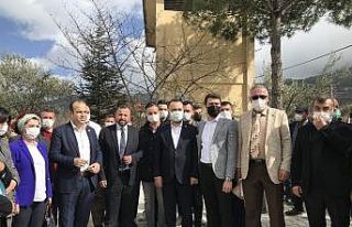 Antalya’daki ağaç katliamına, dört siyasi partiden...