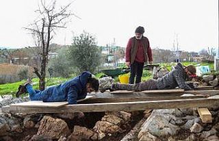 Apollonia Nekropol Arkeoparkı’nda titiz çalışma