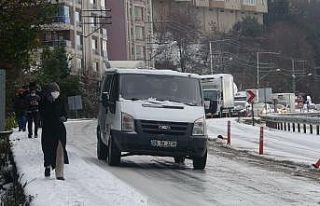 Araçlar buzda dans etti, kilometrelerce uzunlukta...