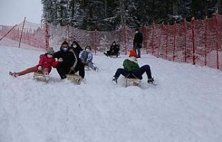 Artvin Atabarı Kayak Merkezi’nde kayak sezonu açıldı