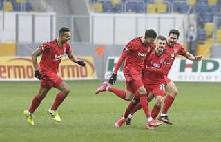 Asist kralı Ghezzal’dan gol siftahı