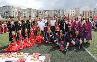 Atakum Belediyesi Halk Oyunları Topluluğu Türkiye’yi...