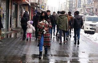 Ayağı kırılan oğlağa evlat muamelesi