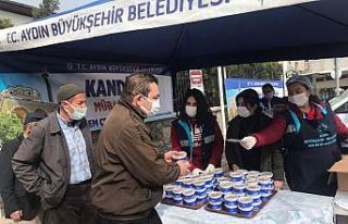 Aydın Büyükşehir, Regaip Kandili için helva dağıttı