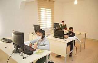 Ayvalık Belediyesi’nden eğitimde öğrencilere...