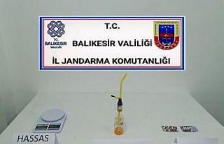 Ayvalık’ta jandarmadan uyuşturucu hap operasyonu