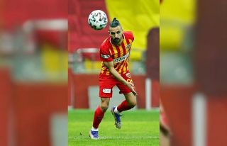 Aziz Behich cezasını tamamladı