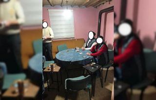 Bağ evinde kumar oynayan 17 kişiye yaklaşık 23...