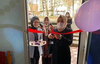 Bağlar Belediyesinin açtığı kuaförlük kursundan...