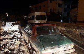 Bahçeden otomobil çaldılar JASAT’a yakalandılar