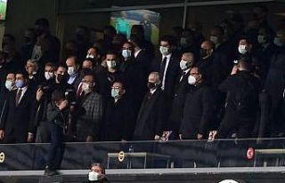 Bakan Kasapoğlu ve başkanlar tribünde