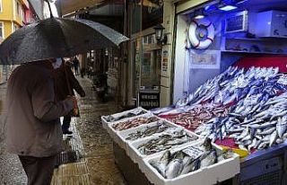 Balığın kulağına kar suyu kaçtı