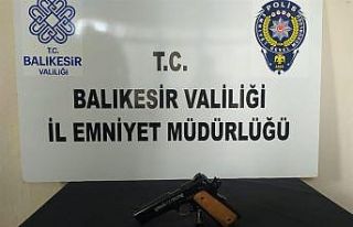 Balıkesir’de 12 aranan şahıs yakalandı