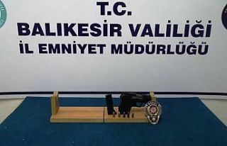 Balıkesir’de polis 13 aranan şahsı yakaladı