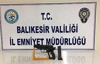 Balıkesir’de polis 16 aranan şahsı yakaladı