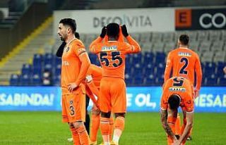 Başakşehir, kötü gidişata Antalyaspor karşısında...