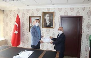 Başarı belgesiyle emekli oldu