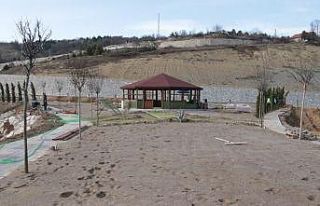 Başkan Bozkurt seyir terasında incelemelerde bulundu