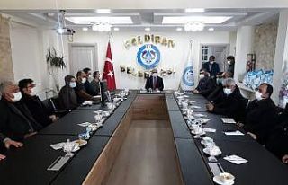 Başkan Ensari muhtarlarla istişare toplantısında...