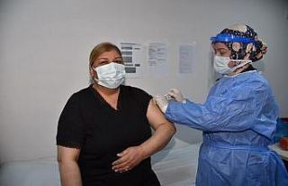 Başkan Erdem korona aşısı oldu