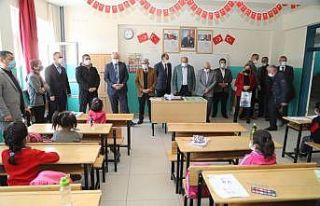 Başkan Güder, yüz yüze eğitimin ilk gününde...
