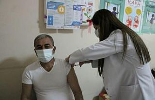Başkan Kaplan, korona aşısını oldu