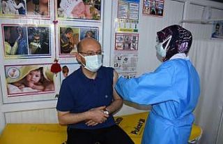 Başkan Özcan korona virüs aşısı oldu